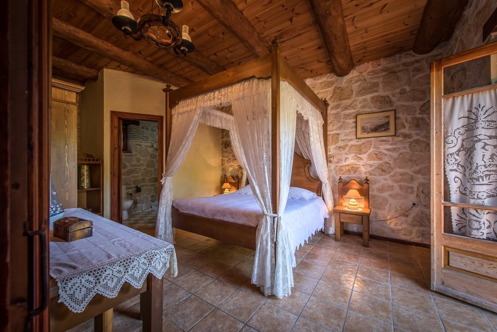 Ktima Kourou Guest House Planos  Bilik gambar